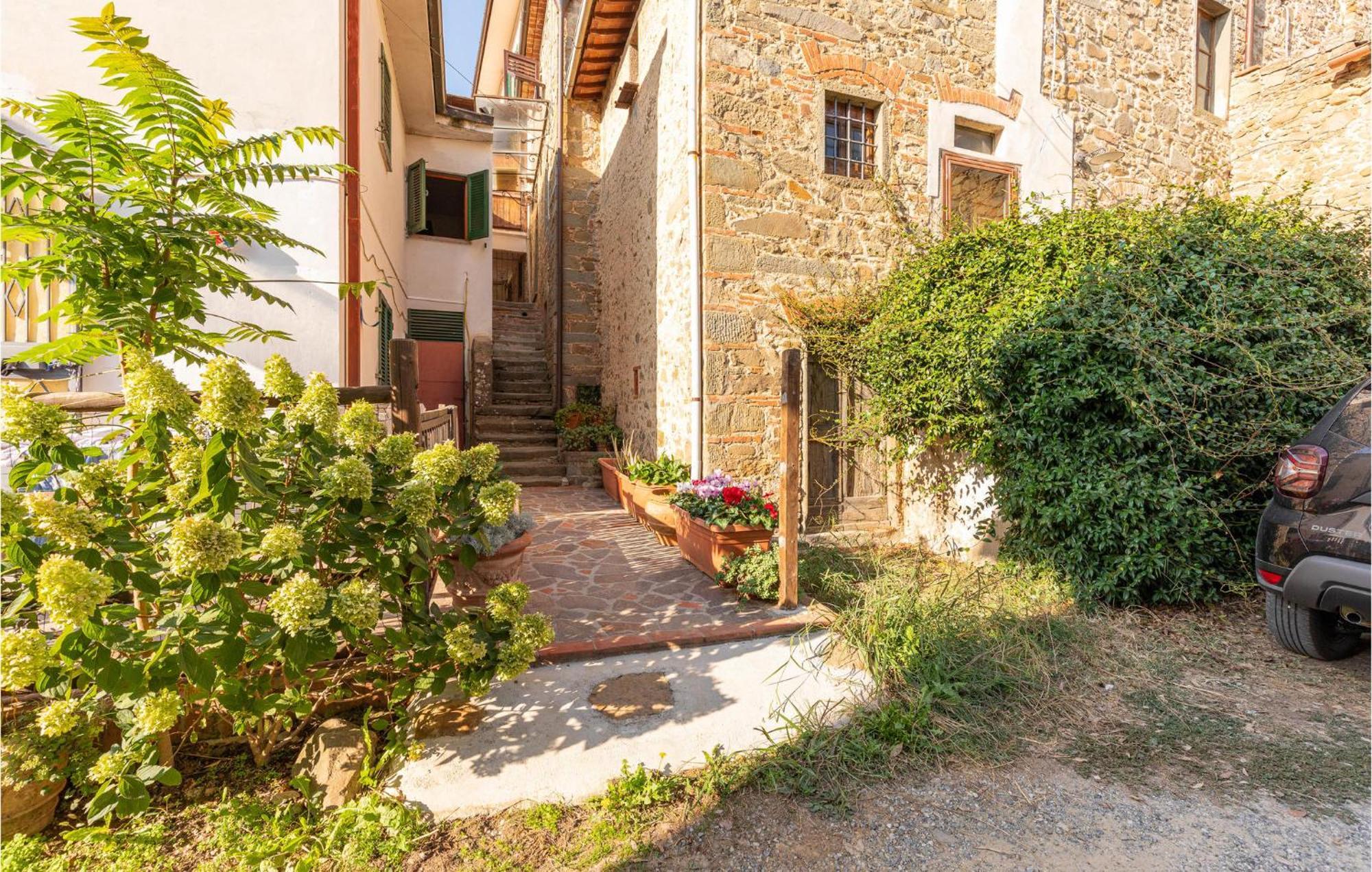 Awesome Home In Marliana With Kitchenette Dış mekan fotoğraf